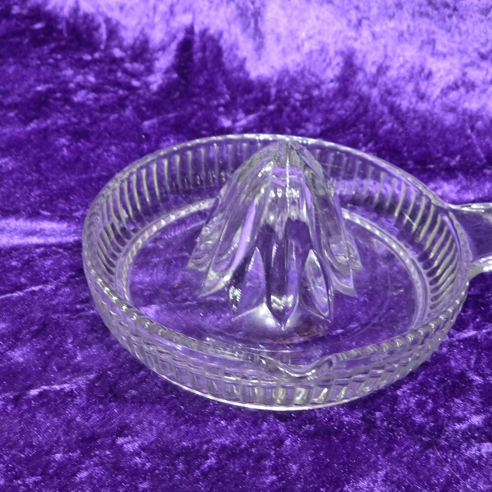Vintage Clear Pressed Glass Juicer / Reamer with Pour Spout Kitchen Tool#2